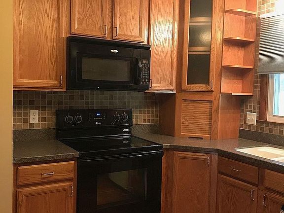 4th image of 2517 Edward St