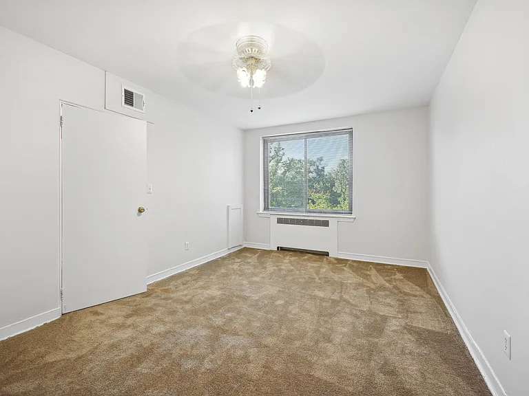 Prince Georges Apartments — Photo 26