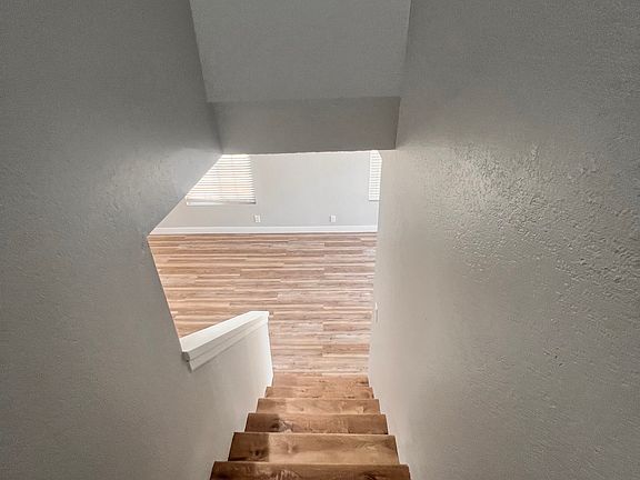 5th image of 105 E 5th St