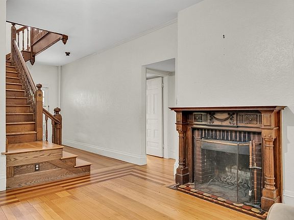 2nd image of 16 Harris St