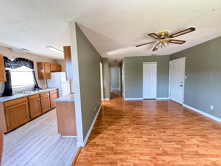208 Vandiver Ln #0 — Photo 4