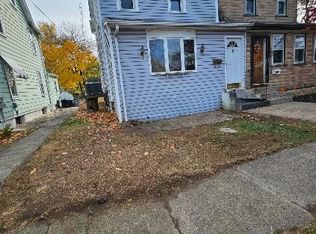 333 Massasoit St, Lester, PA 19029