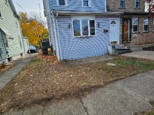 333 Massasoit St, Lester, PA 19029