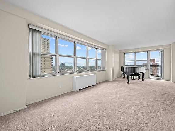 2nd image of 555 Kappock St APT 21D