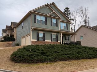 817 Pine Ln, Lawrenceville, GA