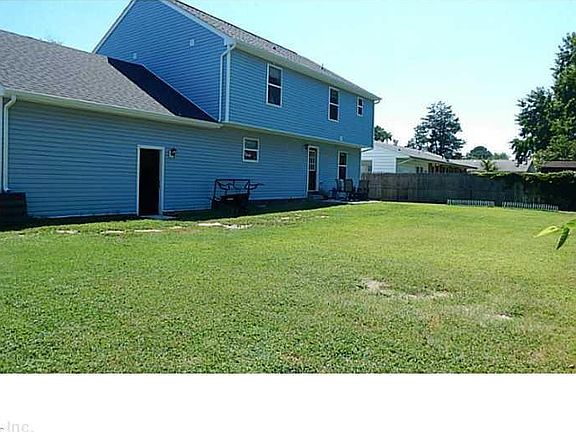 2nd image of 2524 Malden Ave