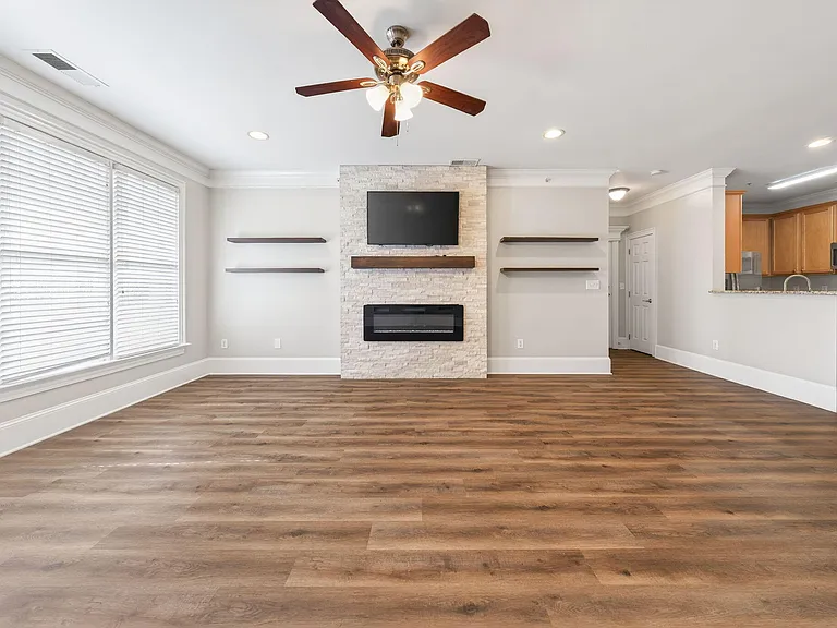 423 Waterford Lake Dr — Photo 17