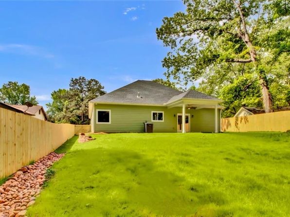 6022 Fieldcrest Dr, Morrow, GA 30260