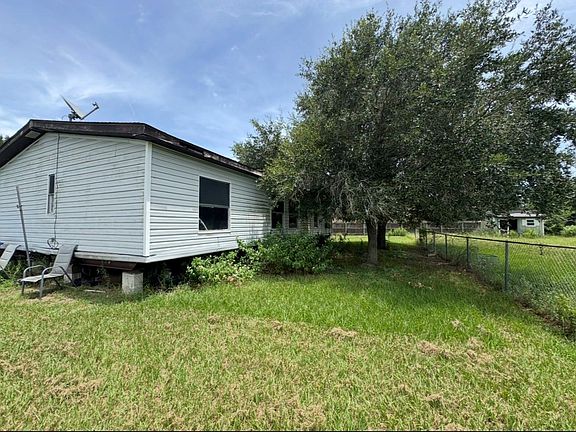 4th image of 809 Campbell Rd