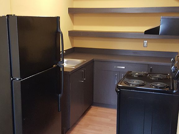 3rd image of 851 Oakwood Blvd APT 6