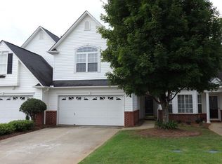 402 Cliffview Ct, Greer, SC 29650