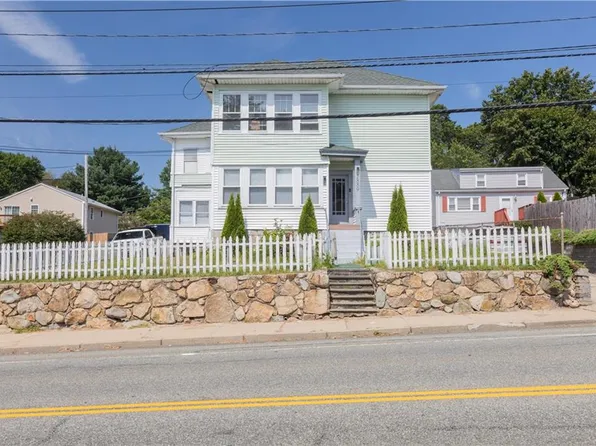 3889 Mendon Rd, Cumberland, RI 02864