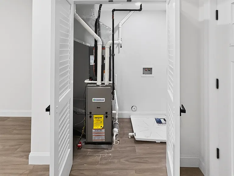270 Hunterdon St #1 — Photo 31