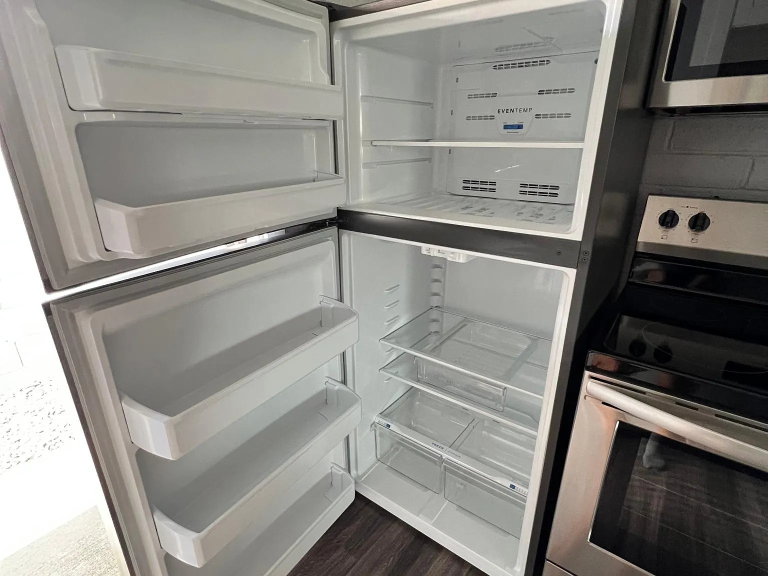 Studio, 450 sqft, $925 — Photo 3