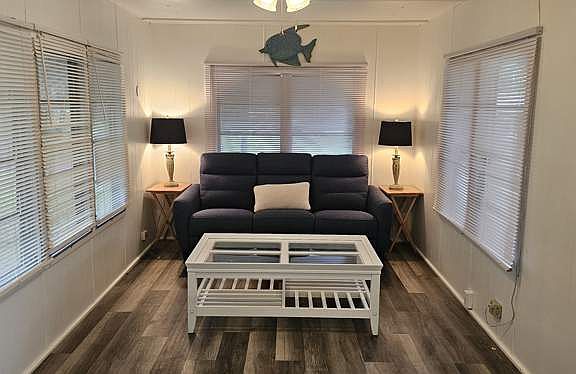 5th image of 1208 Lee St #153