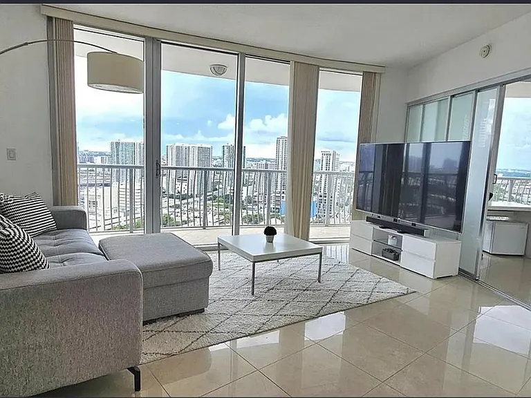 1750 N Bayshore Dr #3314 — Photo 1