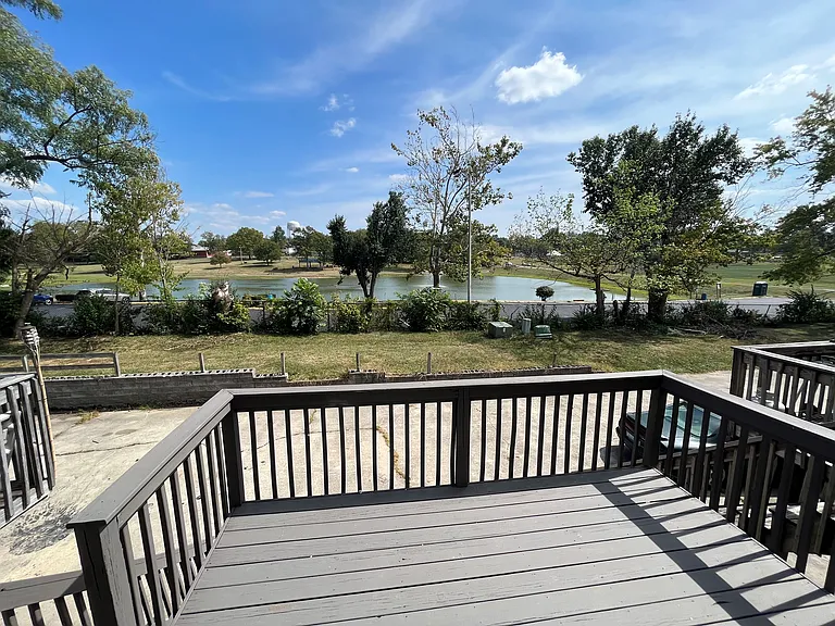 112 Lakeview Dr — Photo 30