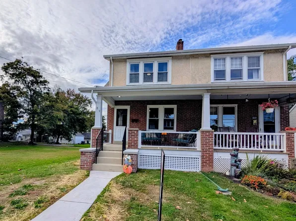 89 W Hamlin Ave, Telford, PA 18969