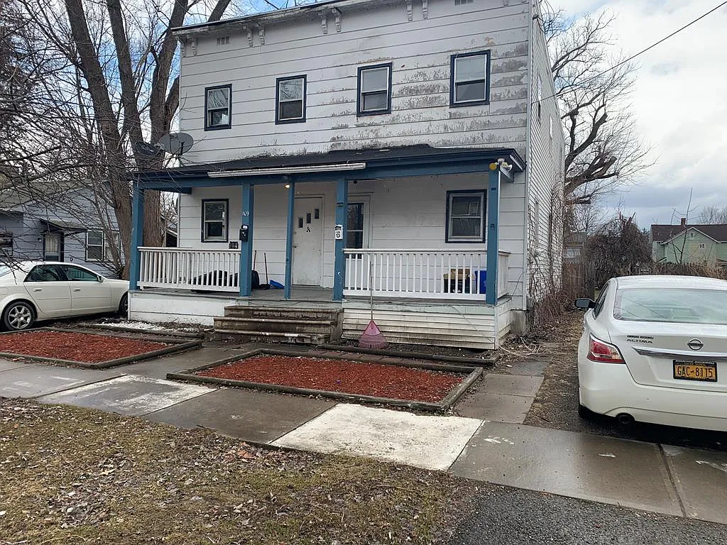 109 Chestnut St photo 1