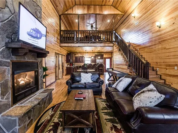 166 Marlin Dr, Broken Bow, OK 74728