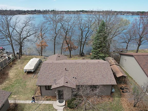 3rd image of 26620 Lake Ave