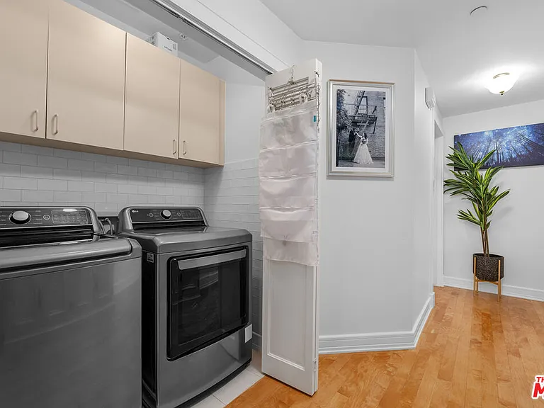 411 N Oakhurst Dr #305 — Photo 22