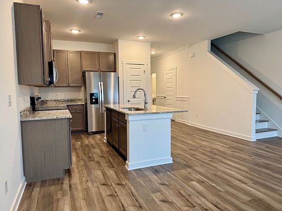 3rd image of 7566 Discovery Point Dr NW