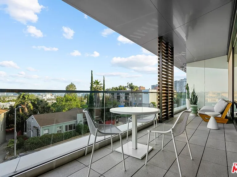 8420 Sunset Blvd #307 — Photo 9