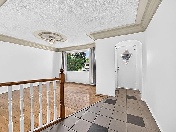 5th image of 9605 157th St NW