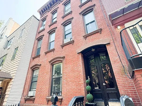 164 India St APT 5, Brooklyn, NY 11222