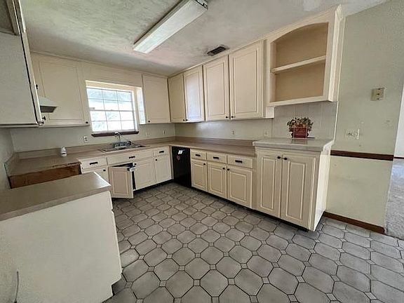 5th image of 3723 Caracus Ct
