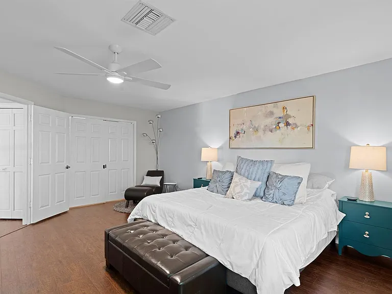 1050 Brooks Ln — Photo 32