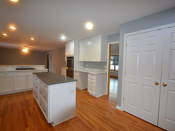 5th image of 9N571 Creekwood Ct