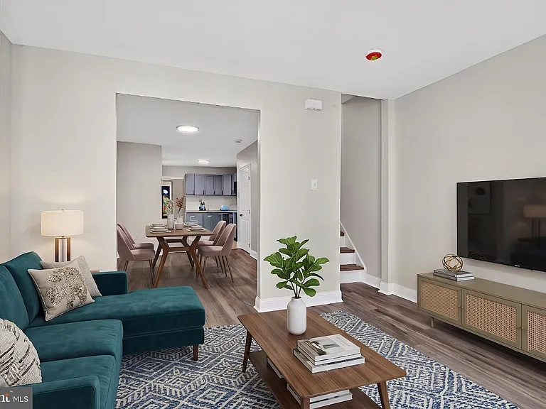 1729 N Bambrey St — Photo 1