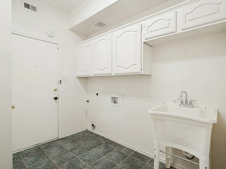 7414 Silver Lake Dr — Photo 12