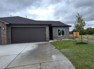 391 S Trails Head Cir, Goddard, KS 67052