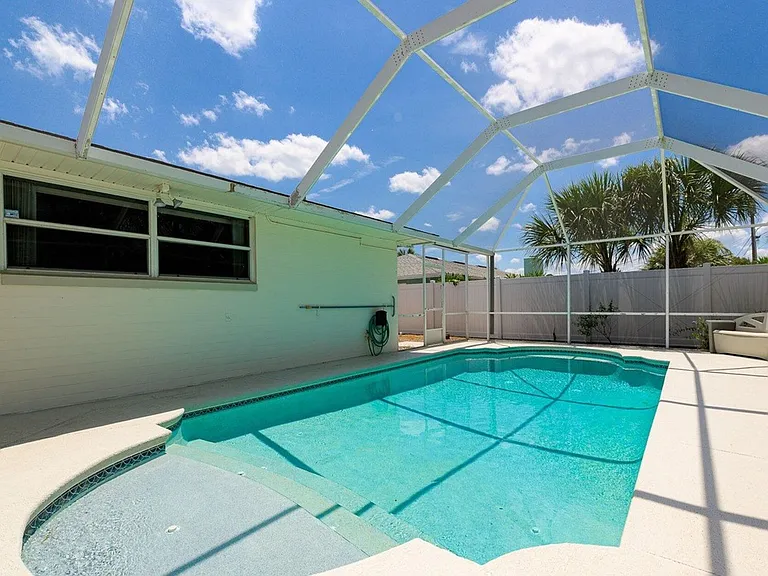 117 Ocean Ter — Photo 1