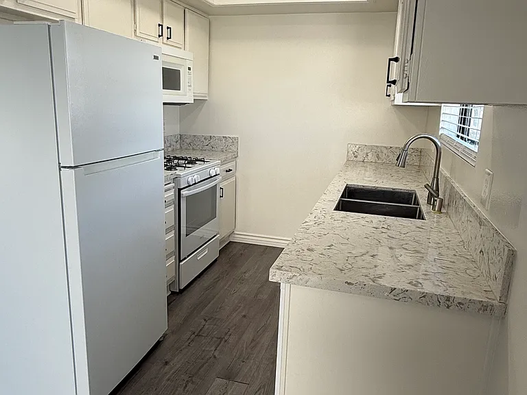 16885 Lynn Ln #17 — Photo 8