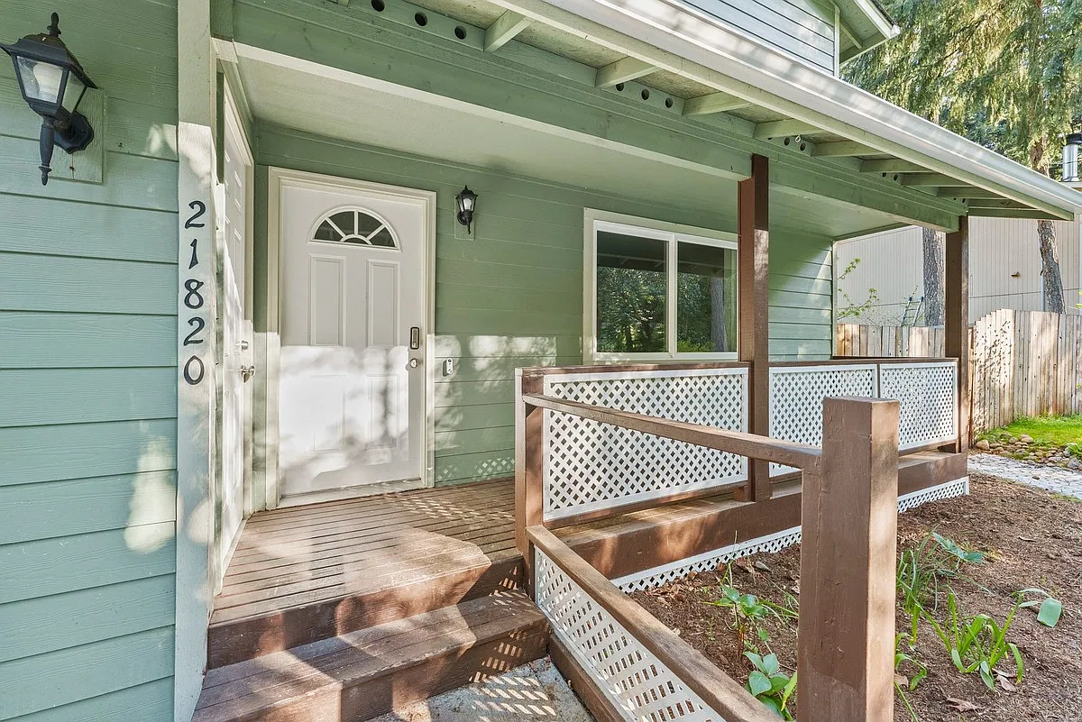 3 bed, 2.5 bath, 1280 sqft, $2,500 — Photo 4