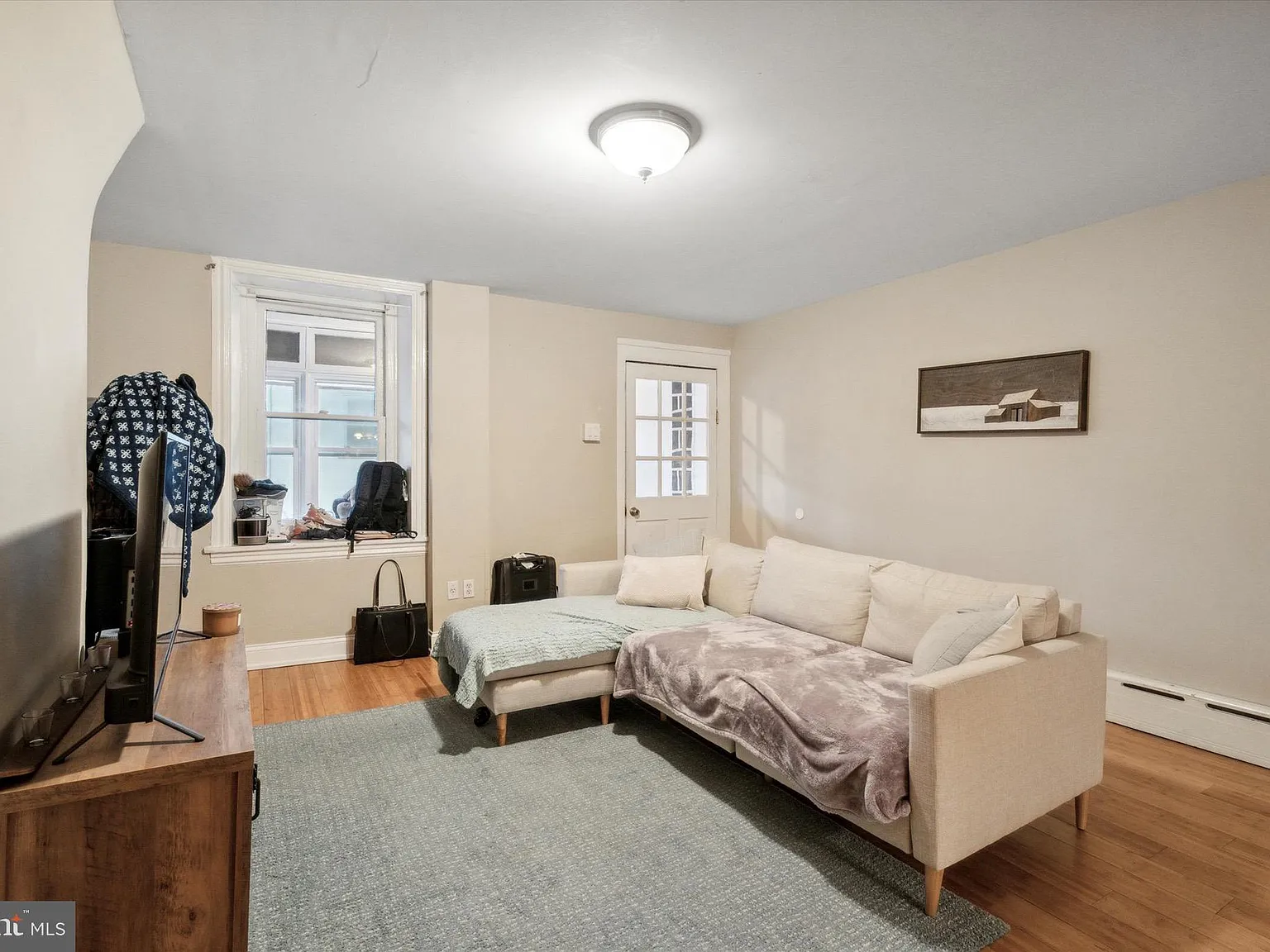 4 bed, 2.0 bath, 2030 sqft, $2,600 — Photo 3