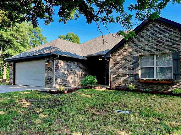 3rd image of 4313 E Zachary Ln