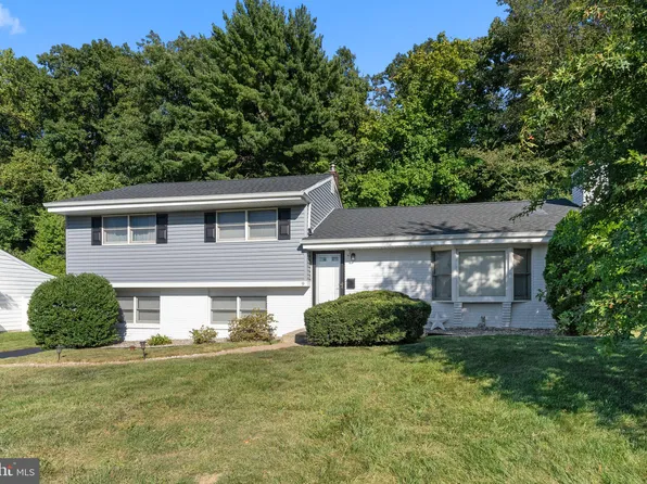 9 Sandy Dr, Yardley, PA 19067