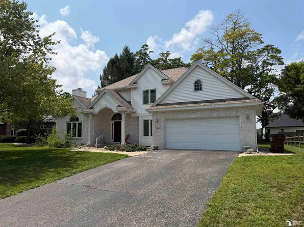 7365 Hidden Valley Dr, Lambertville, MI 48144