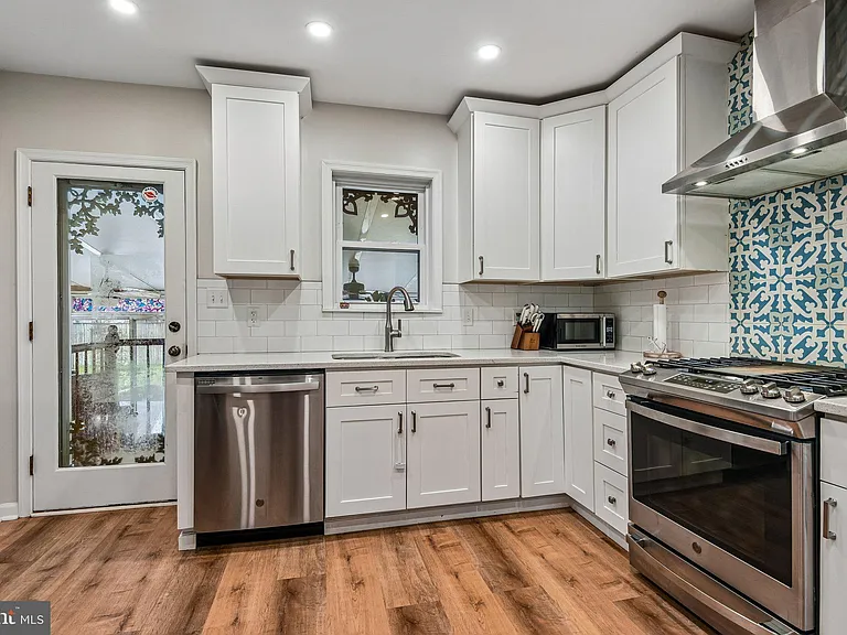 105 Dinsmore Ave — Photo 13