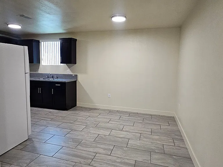 3839 Woodlawn Ave — Photo 8