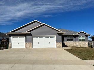 517 Prairie Hill Dr, Atkins, IA