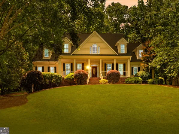 220 Broadmoor Dr, Fayetteville, GA 30215