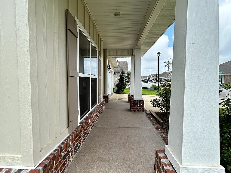 23298 Lieutenant Ave — Photo 4