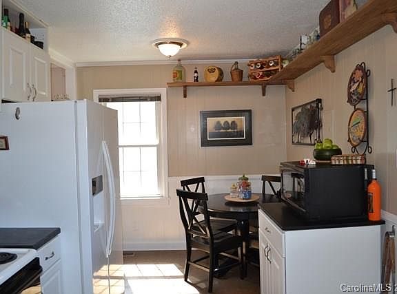 5th image of 748 Stonewall Ave S