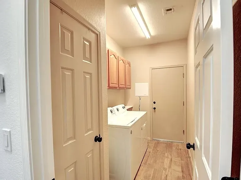 2578 Hayesville Ave — Photo 15